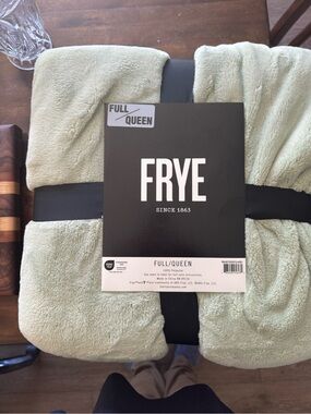 FRYE Silky Soft Blanket
